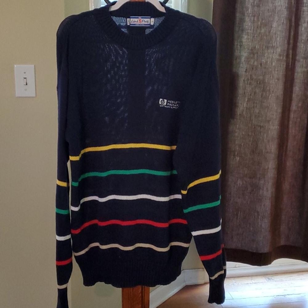 LION'S PRIDE MEN'S SWEATER SIZE L
